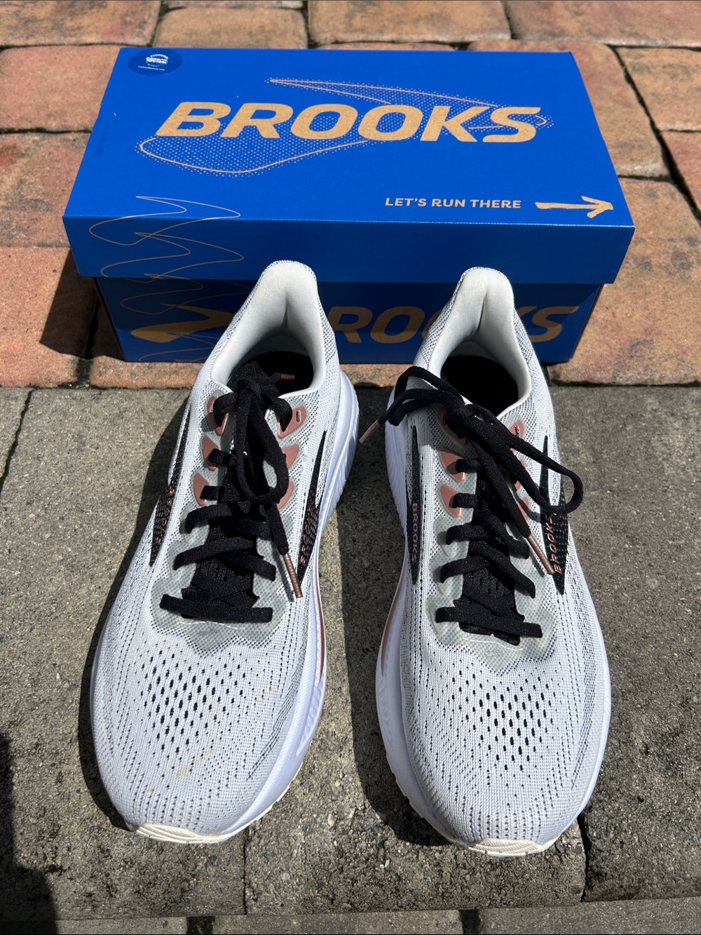 Brooks Ghost 17 Running Shoes, sz 8.5 (white/black/rose gold)